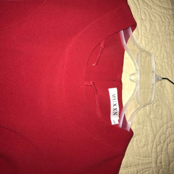 Below the knee red peplum sheath - Picture 4 of 4